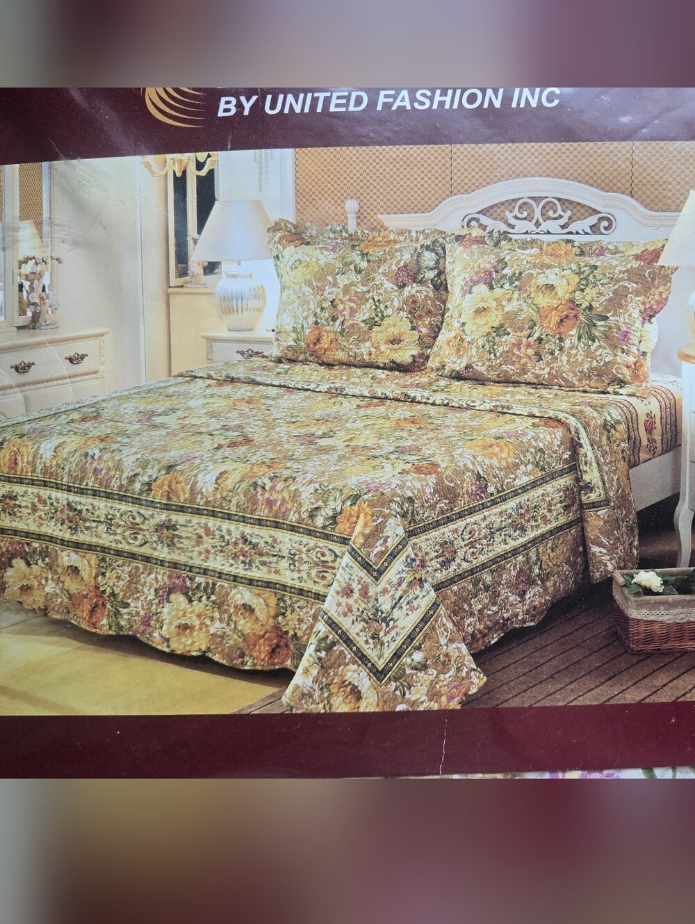 United Fashion Vintage Floral Quilted Comforter Set in Gold and Green